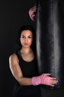 Seksi Fitness Kızı. Spor yapan atletik kız.