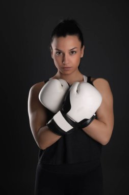 Seksi Fitness Kızı. Spor yapan atletik kız.