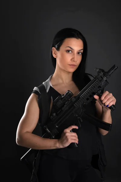 Sexy Frau Mit Waffe — Stockfoto