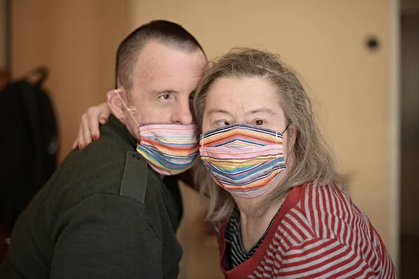 마스크를 부부와 증후군에 — 스톡 사진