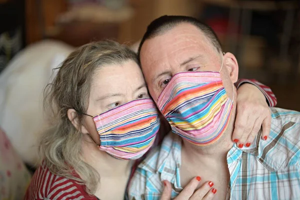 Síndrome Pareja Amor Con Máscara Respiratoria — Foto de Stock