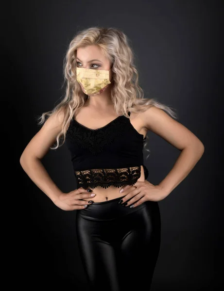 Beautiful Blonde Woman Long Curly Hair Respirator Mask — Stock Photo, Image