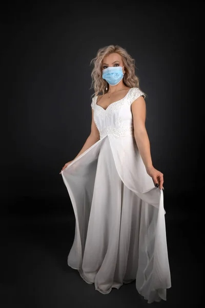 Mujer Vestido Novia Máscara Respirador — Foto de Stock