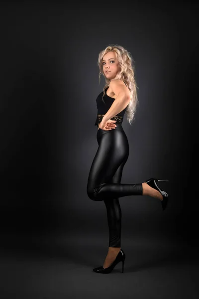 Sexy Blondine Posiert Studio — Stockfoto