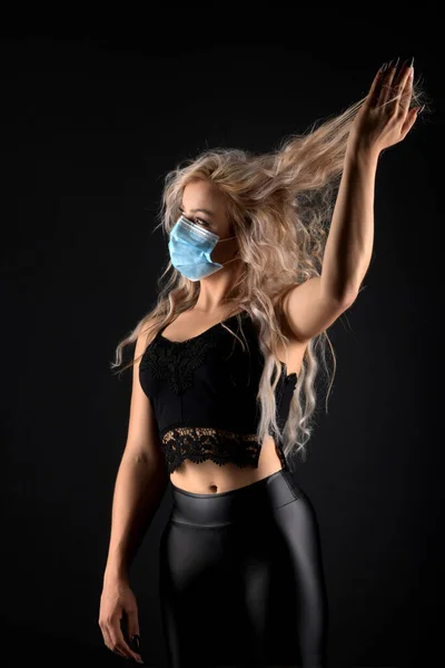인공호흡기 마스크를 아름다운 Covid — 스톡 사진