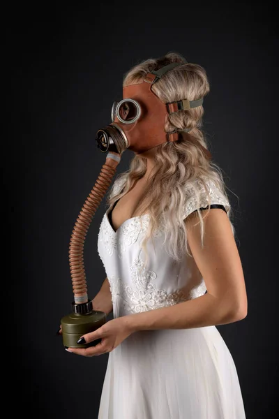 Nevěsta Ochranných Lékařských Maskách Svatba Během Období Koronaviru — Stock fotografie
