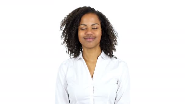 Ja, svart kvinna skakar huvudet håller, vit bakgrund — Stockvideo