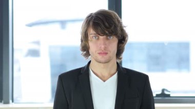 adam göstermek orta parmak