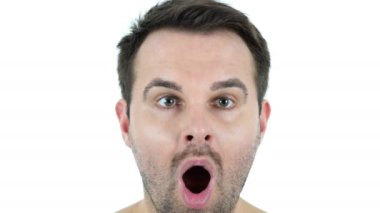 Orta yaşlı adam şoka girmiş, yüz yakın çekim