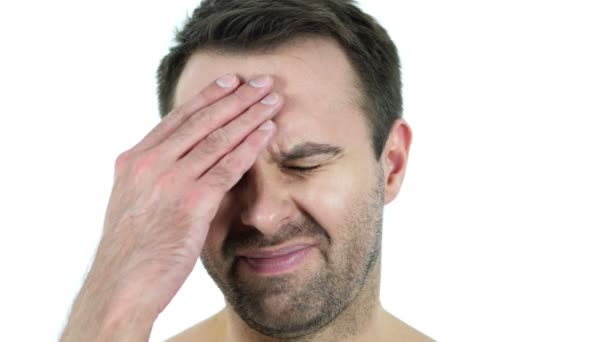 Dolor de cabeza, rostro frustrado de hombre de mediana edad de cerca — Vídeos de Stock