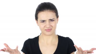 Öfkeli kadın, beyaz arka plan