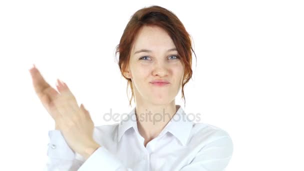 Mulher batendo palmas, fundo branco — Vídeo de Stock