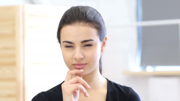 Pensive Woman, Thinking — Stock Video