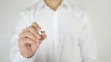 Değişiklik, camın üzerine yazılmış