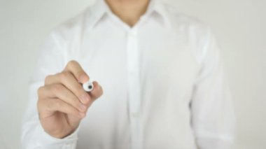 Yaratıcı fikir, camın üzerine yazılmış