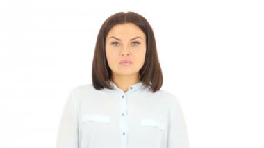 Kadın, beyaz arka plan tarafından kalp şekli