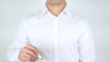 Küresel düşün, cam üzerinde yazılı adam