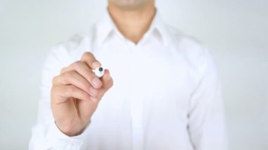 Daha iyi bir hayat, cam üzerinde yazılı adam