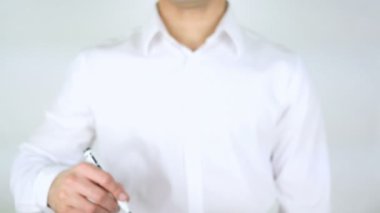 Ben hak, cam üzerinde yazılı adam