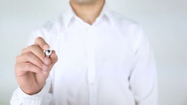 Daha ne mutlu musun, cam üzerinde yazılı adam