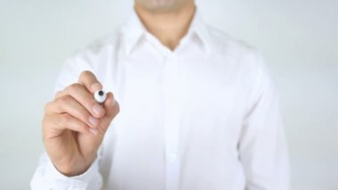 Kalbinin sesini dinle, cam üzerinde yazılı adam