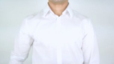 Satıcı, adam cam üzerine yazma