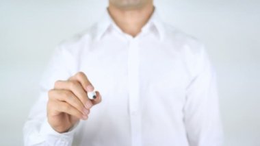 Web adresi, cam üzerinde yazılı adam