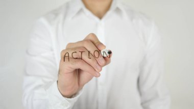 Aksiyon, camın üzerine yazılmış