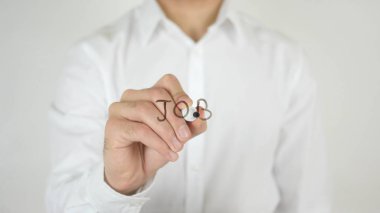 İş, camın üzerine yazılmış