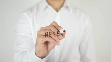 Sıfırlama, camın üzerine yazılmış