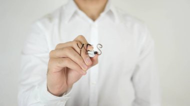 Evet, cam üzerine yazılmış