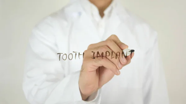 Zubní implantát, na sklo — Stock fotografie