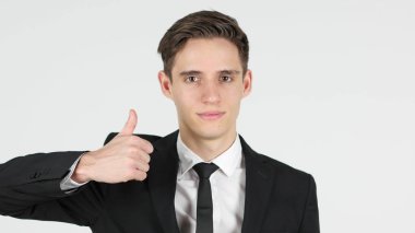 Başparmak yukarıya işadamı, beyaz arka plan tarafından