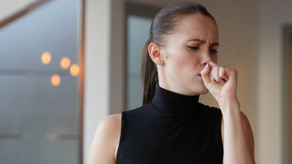 Hasta kadın öksürük, öksürük