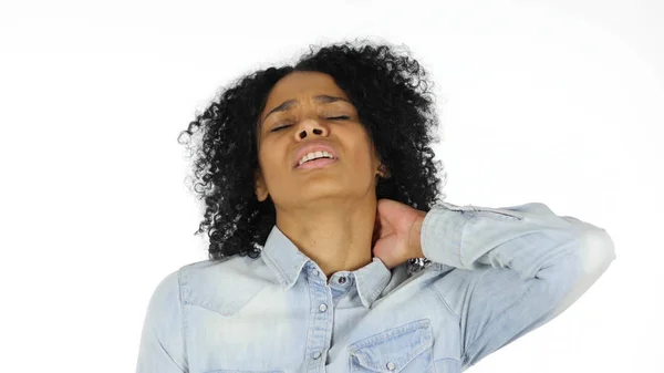 Mulher negra cansada com dor no pescoço — Fotografia de Stock