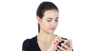 Smartphone, beyaz arka plan üzerinde Internet tarama