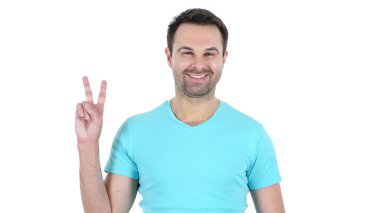 Zafer işareti orta yaşlı adam, beyaz arka plan