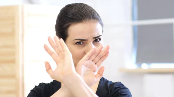 Rejecting, Denying Woman in Office — Stock Photo, Image