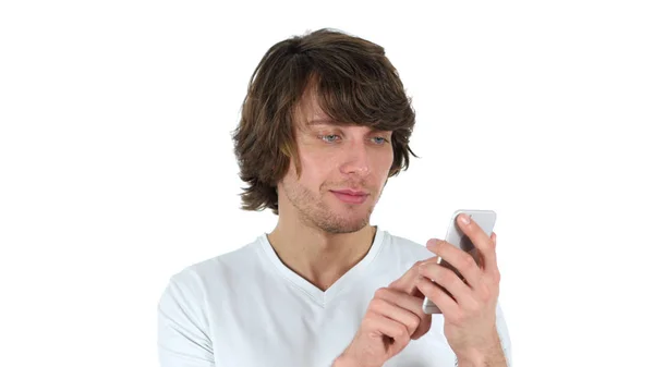 Человек с помощью смартфона, белый фон — стоковое фото