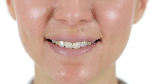 Labios de chica sonriente, de cerca — Foto de Stock