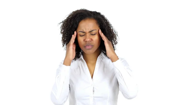 Mulher negra frustrada com dor de cabeça, fundo branco — Fotografia de Stock