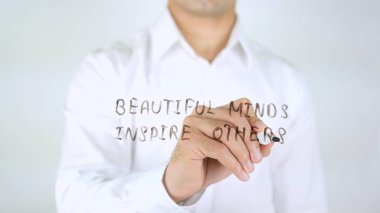 Güzel kafasında başkalarına esin kaynağı, cam, el yazısıyla yazma adam