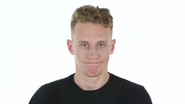 Kafa, beyaz arka plan üzerinde genç adam tarafından Hayır sallayarak