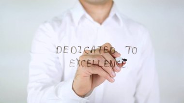 Mükemmellik için adanmış, cam üzerine yazma dostum