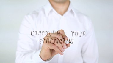 Senin güçlü keşfetmek, cam üzerinde yazılı adam