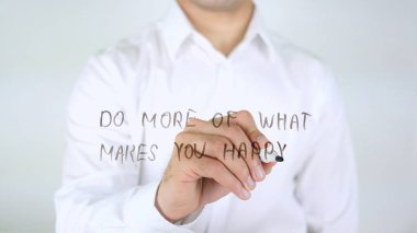 Daha ne mutlu musun, cam üzerinde yazılı adam