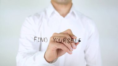 Kendinizi bulmak, cam üzerinde yazılı adam