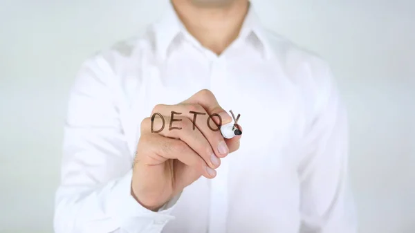 Detox, homem escrevendo em vidro — Fotografia de Stock