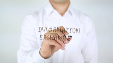 Bilgi alışverişi, adam cam üzerine yazma