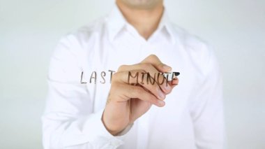 Son dakika, cam üzerinde yazılı adam